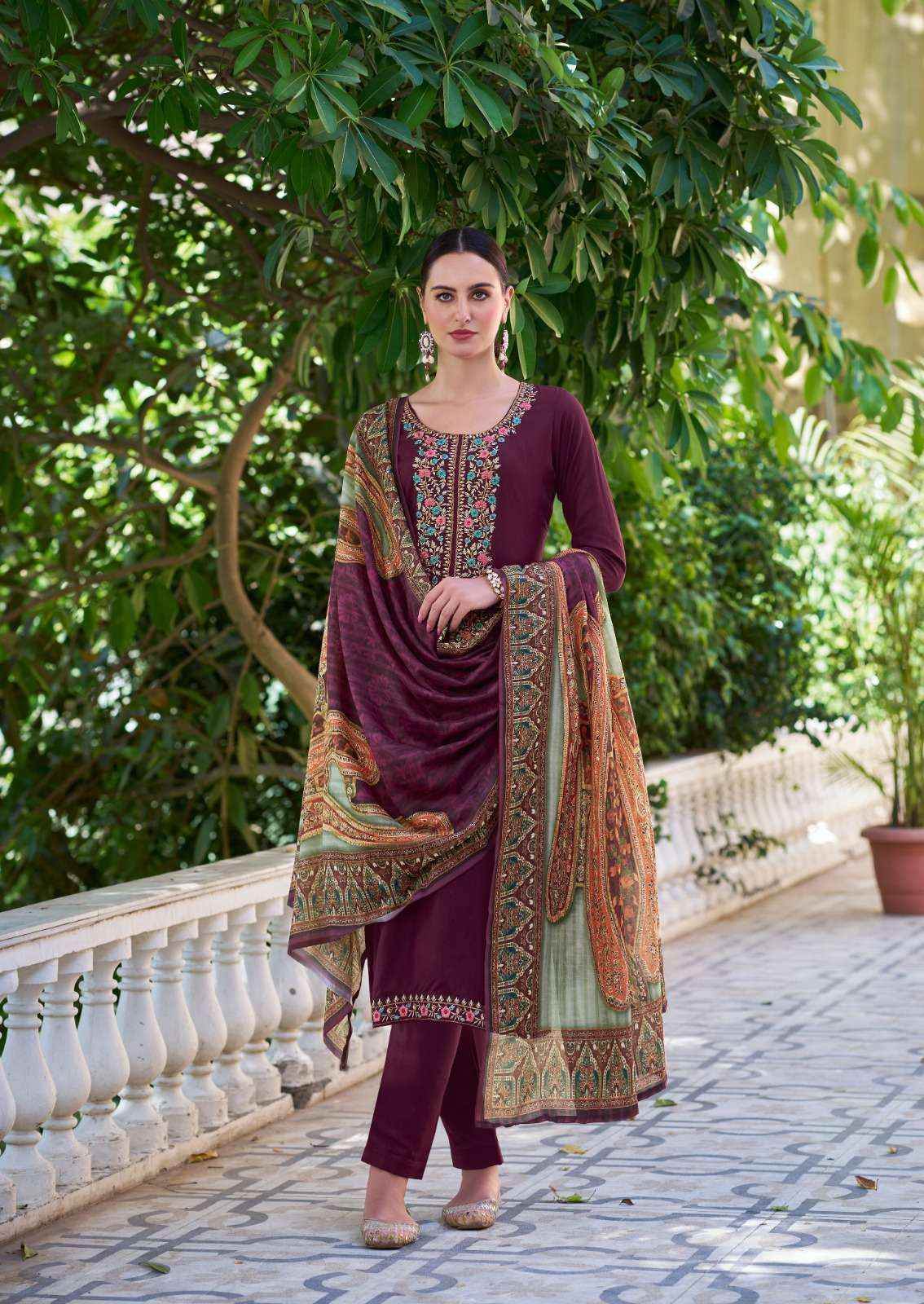 THE HERMITAGE SHOP BEGUM RAYON DESIGNER SUITS ( 5 PCS CATALOG )