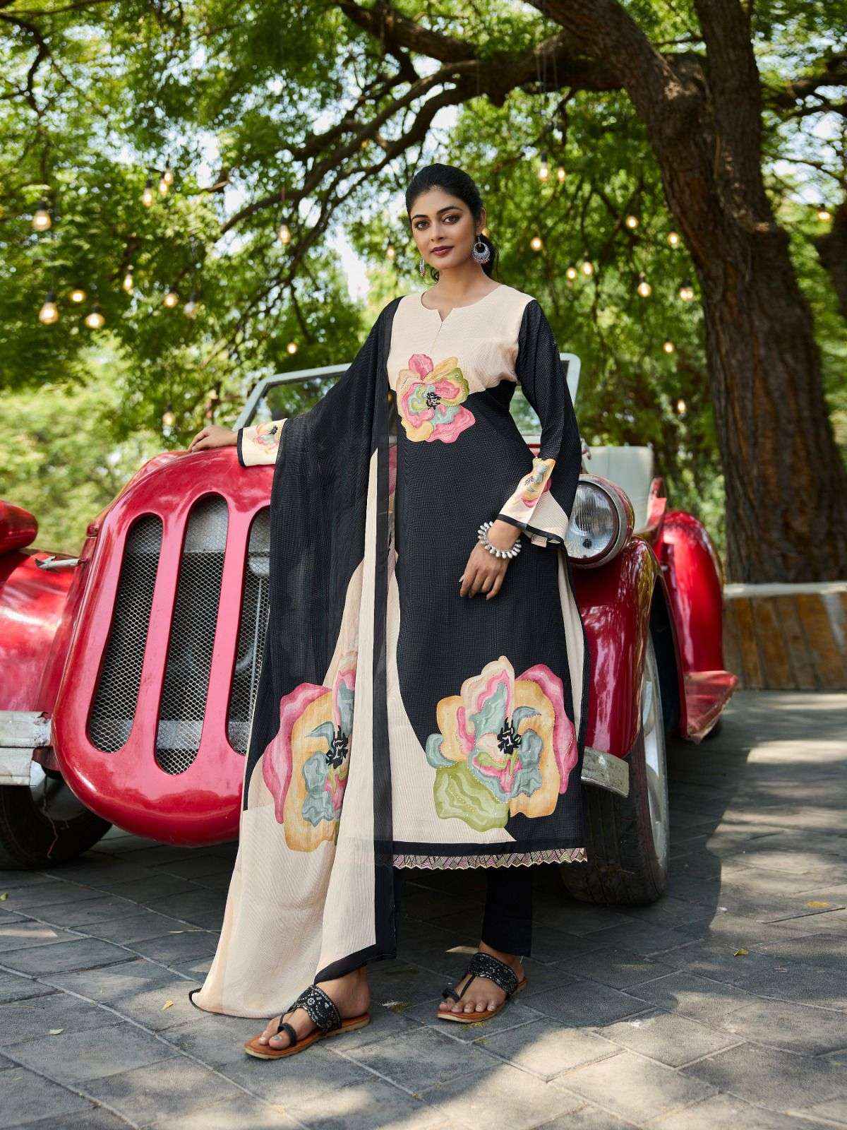 IBIZA ZANISHA MUSLIN DIGITAL PRINT WITH HAND WORK DRESS MATERIAL ( 4 PCS CATALOG )