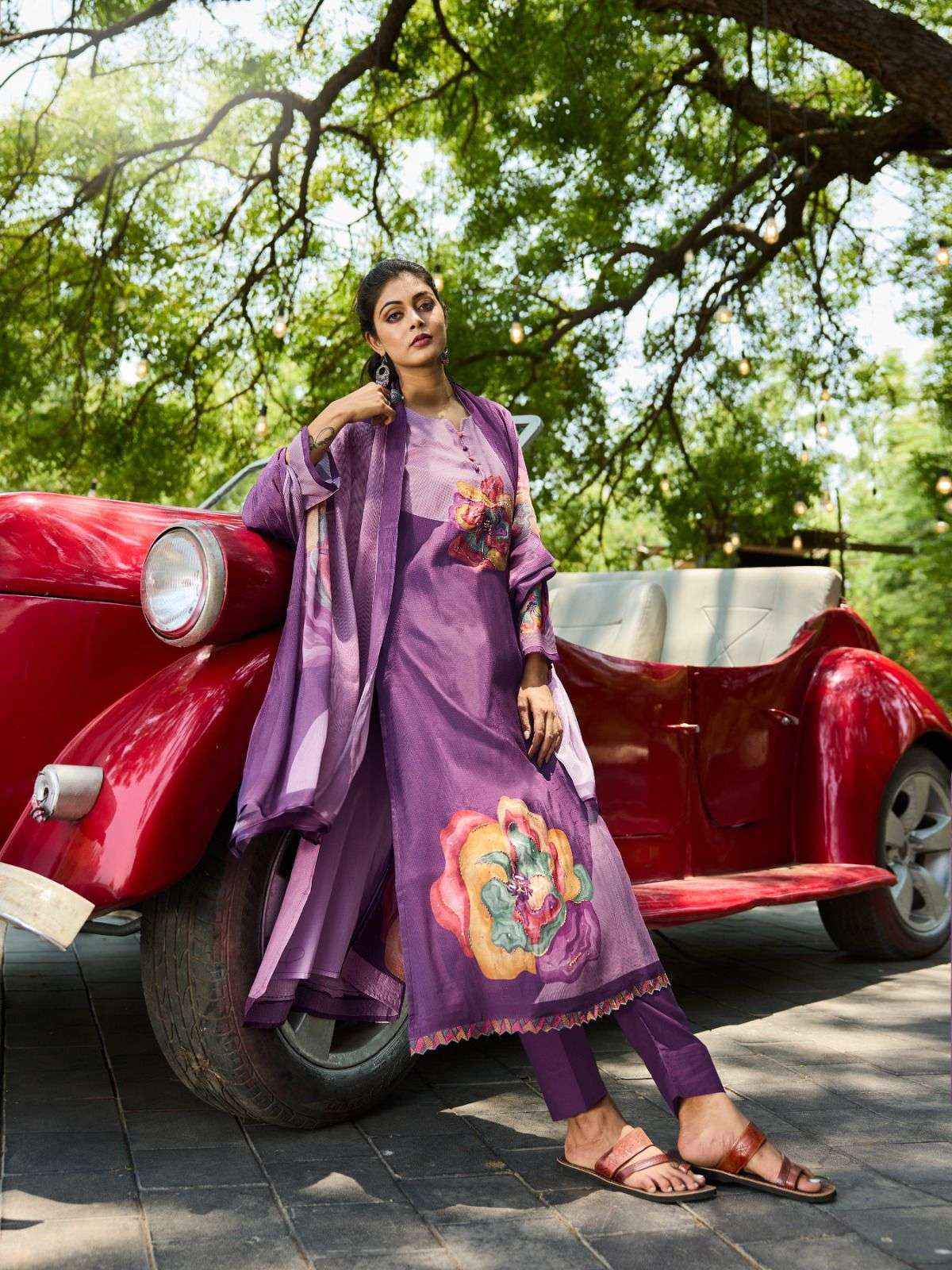 IBIZA ZANISHA MUSLIN DIGITAL PRINT WITH HAND WORK DRESS MATERIAL ( 4 PCS CATALOG )