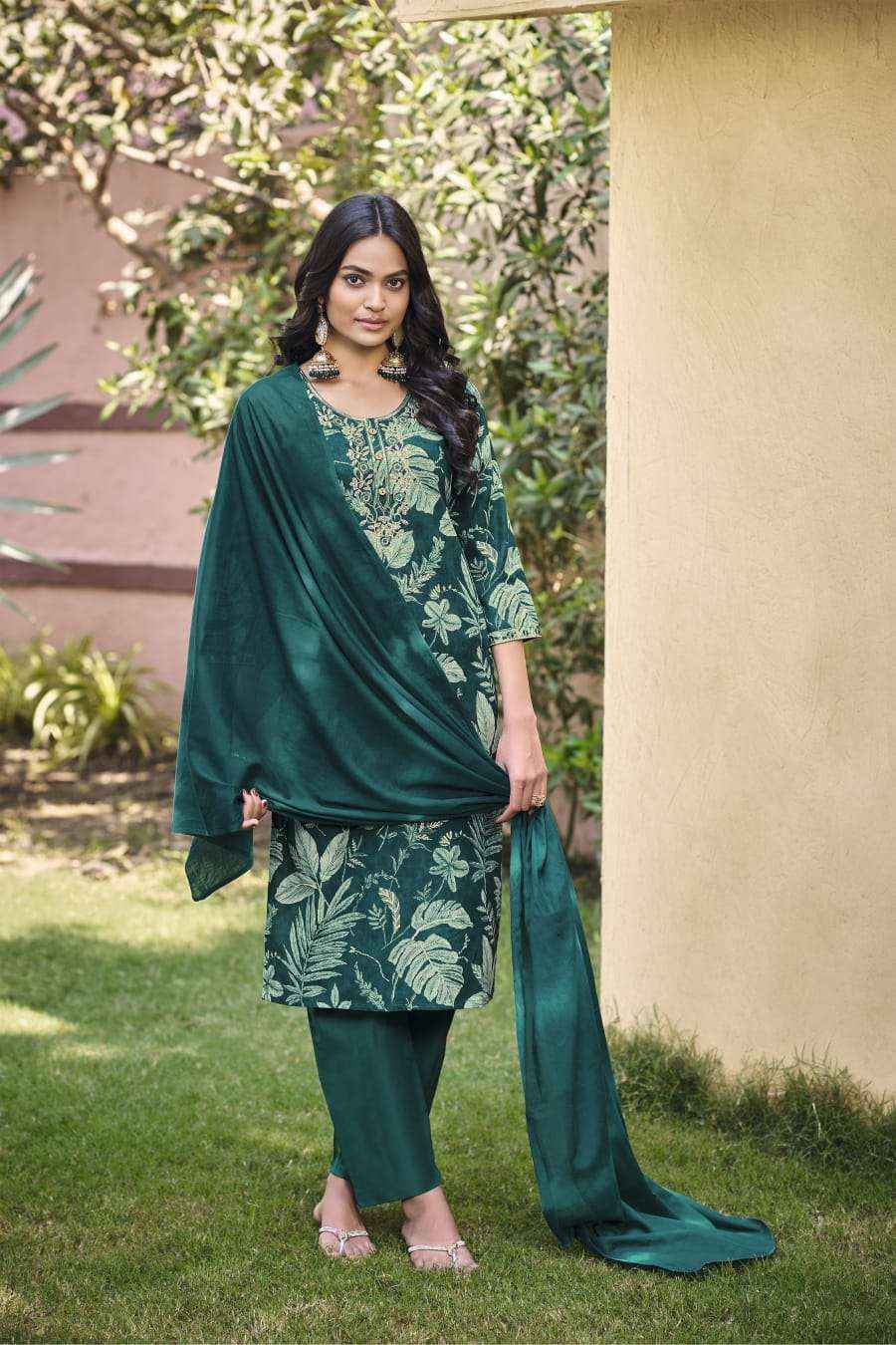 OSSM SUNSHINE COTTON PRINT FANCY WORK LADIES KURTI COMBO SET WHOLESALE RATE (6 PCS CATALOG )