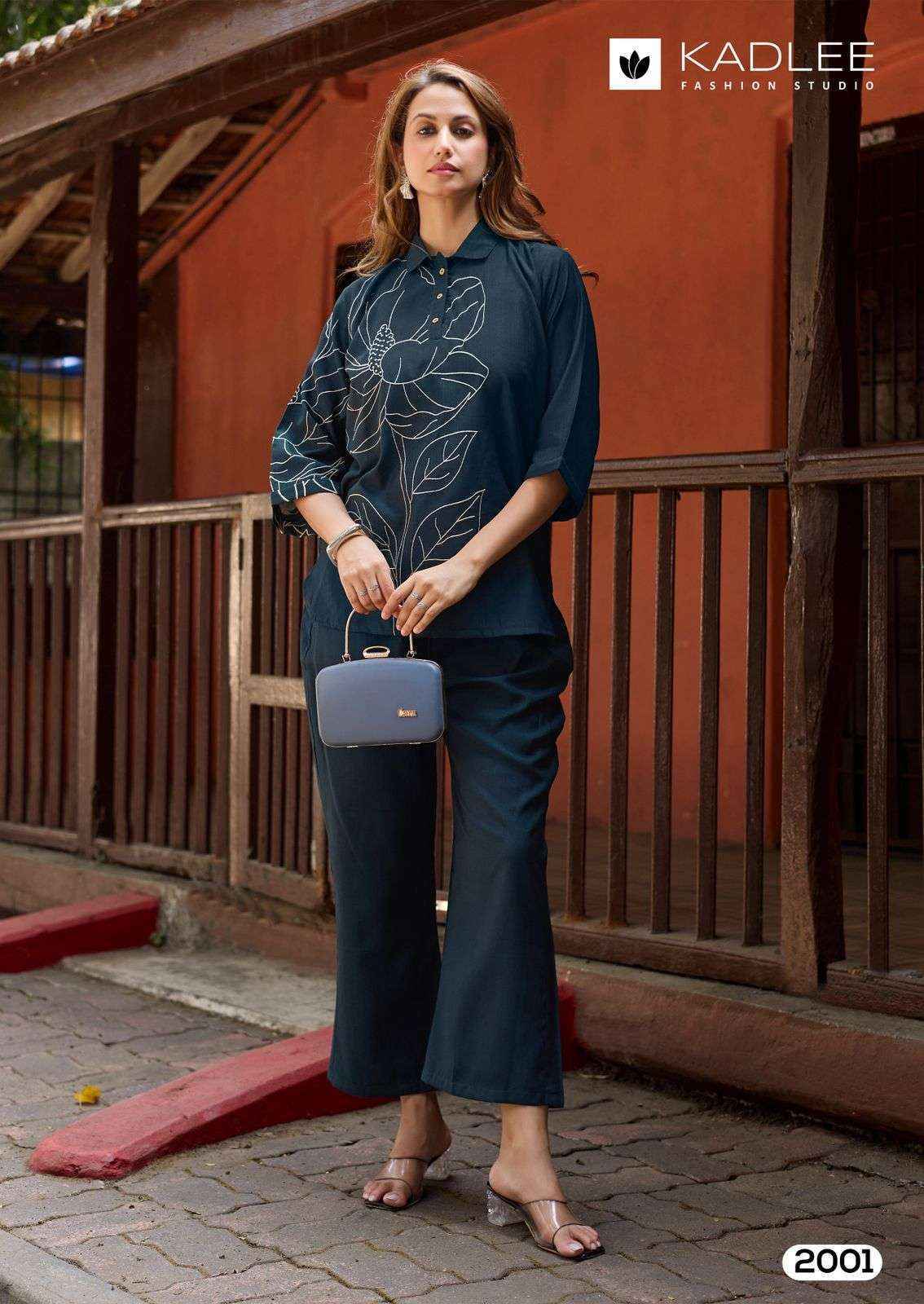 Kadlee Fashion Golden Lady Viscose Readymade Suits Wholesale Price 6 pcs Catalogue