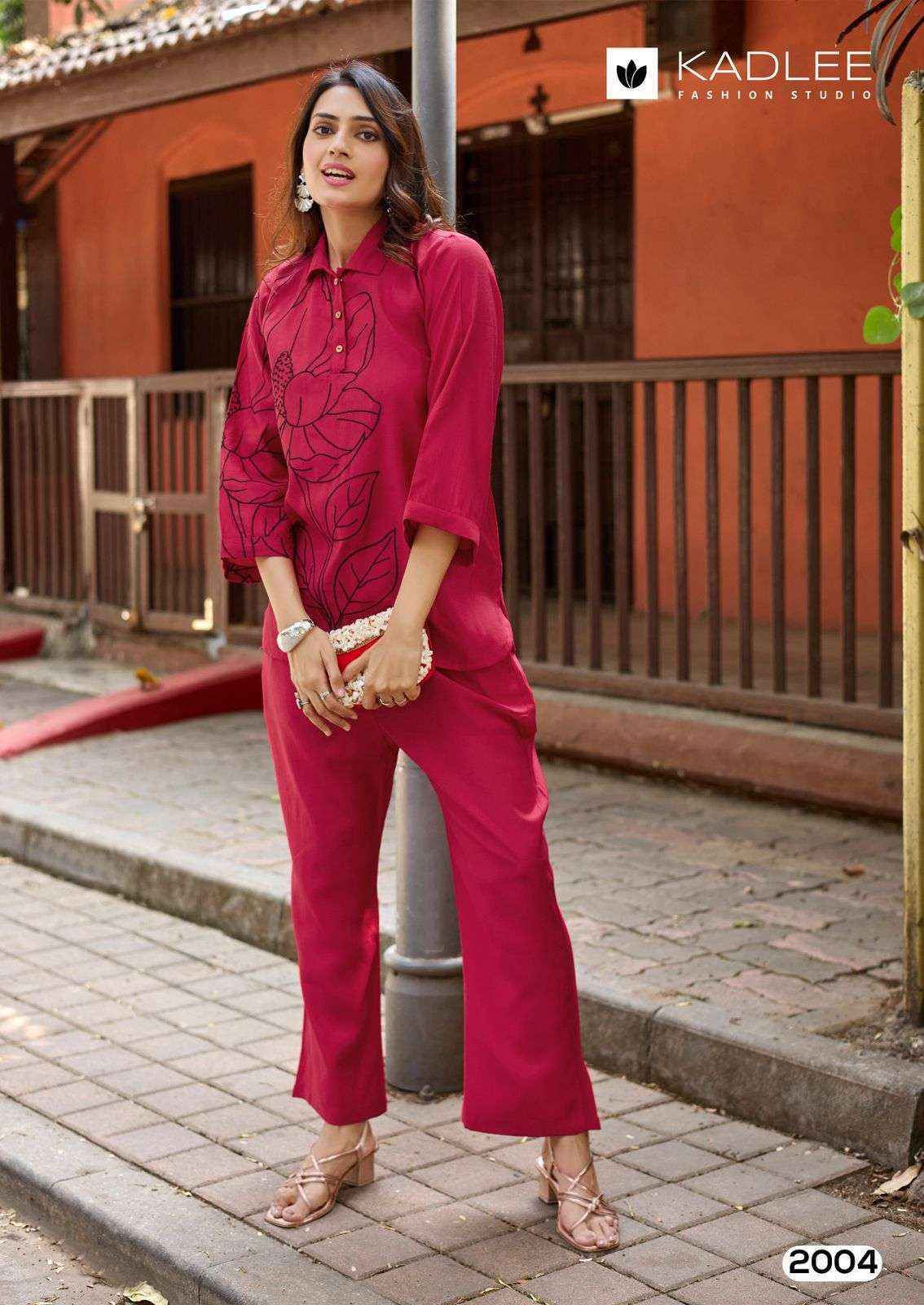 Kadlee Fashion Golden Lady Viscose Readymade Suits Wholesale Price 6 pcs Catalogue