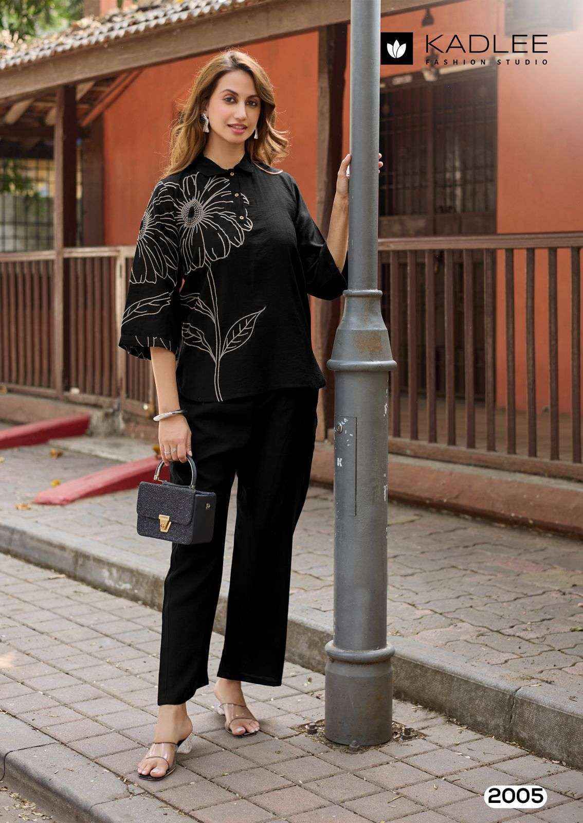Kadlee Fashion Golden Lady Viscose Readymade Suits Wholesale Price 6 pcs Catalogue